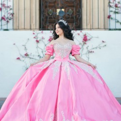 Short Sleeve Pink Quinceanera Dresses Appliques Crystals Beading Sequins Sweet 16 Dresses Ball Gown Customized